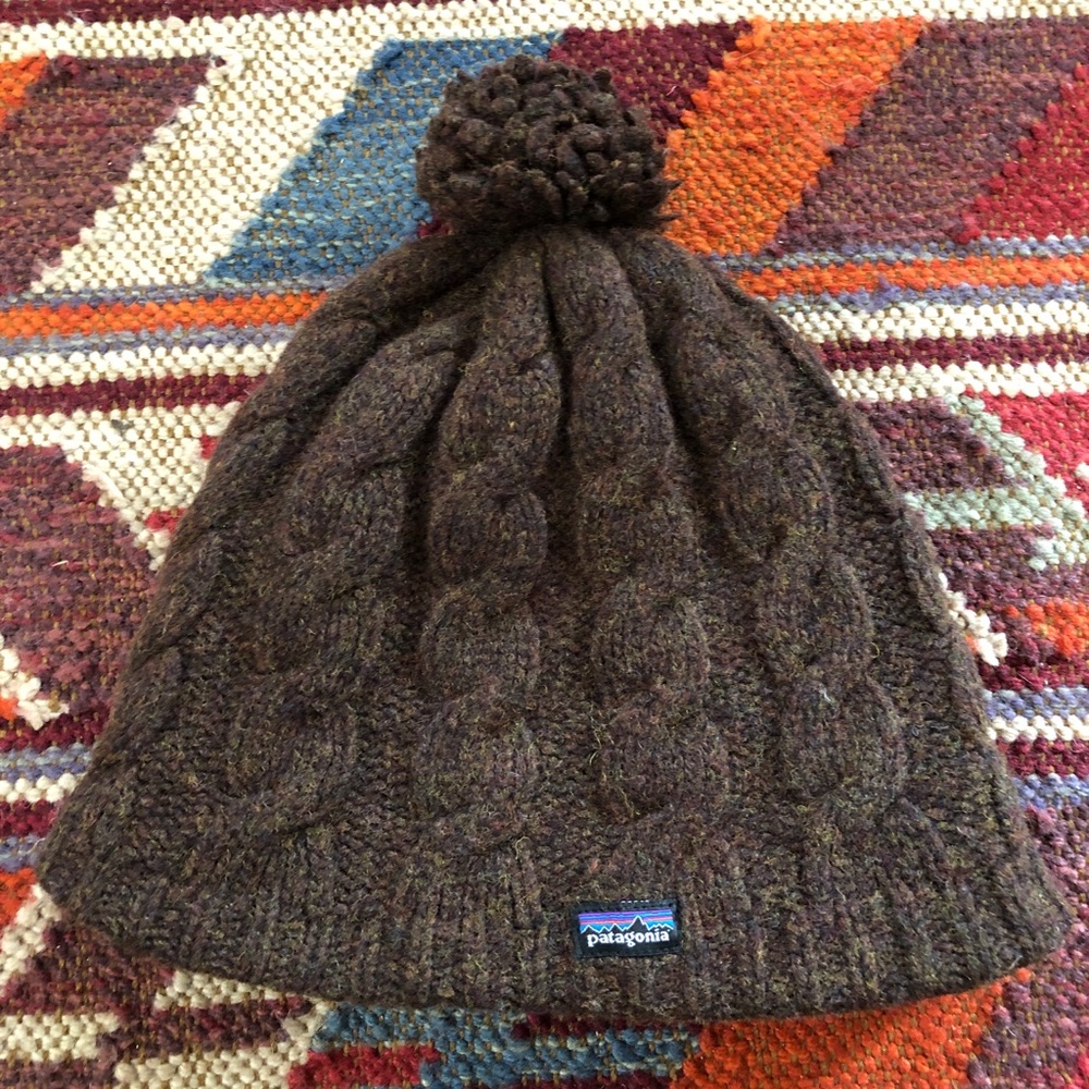 Patagonia %100 Wool Knitted Pom Pom Hat
